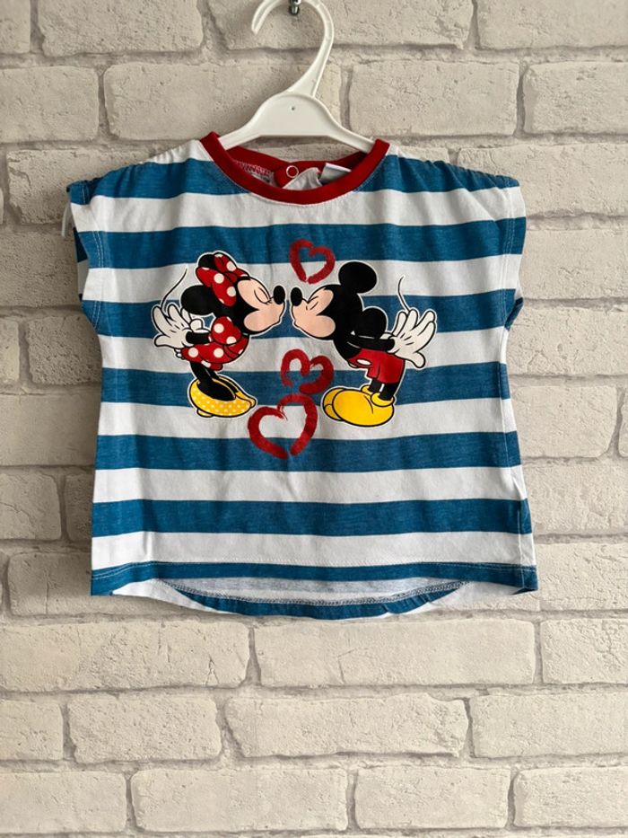 Tee shirt Disney taille 18 mois