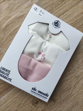 Lot 3 bodies manches longues Petit Bateau 3 mois 