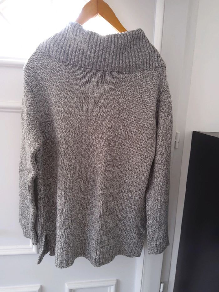 Pull gris - photo numéro 2