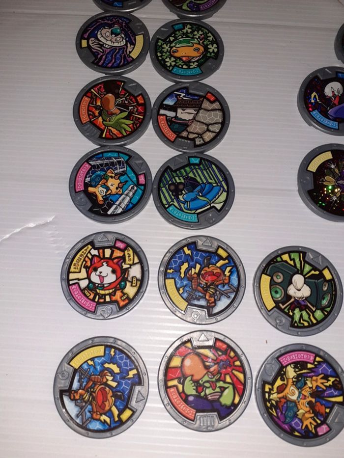 Montre yo kai et 39 médaillon - photo numéro 5