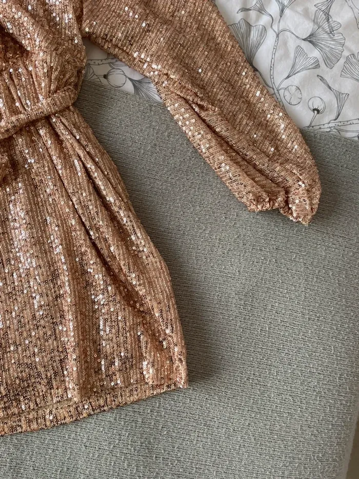 Robe rose pale à sequins - photo numéro 6