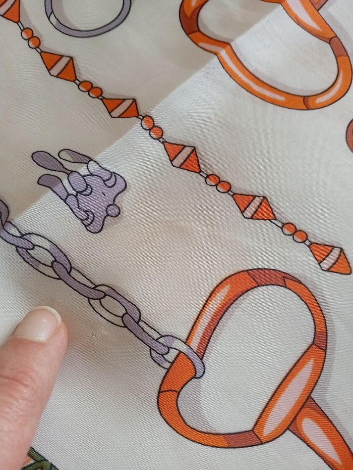 Carré en soie multi-usages - photo numéro 9