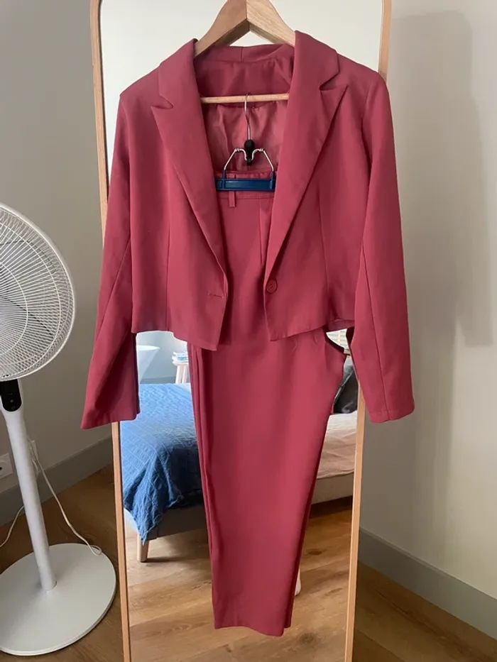 Tailleur haut+bas - photo numéro 4