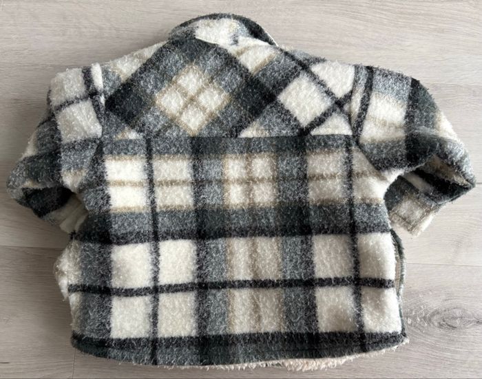Veste moumoute Zara bébé. - photo numéro 2