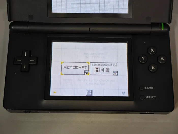 Console Nintendo DS Lite excellent état avec chargeur et stylet - photo numéro 3