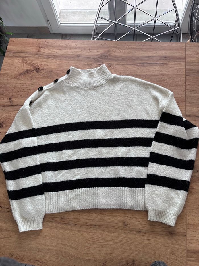 Pull rayé beige et noir Primark taille S - photo numéro 3