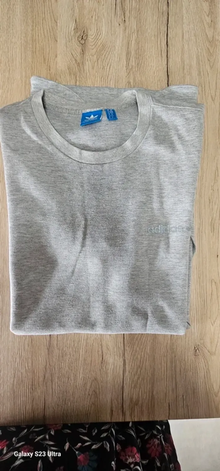 Tee shirt streetlife adidas gris assez epais taille M - photo numéro 5