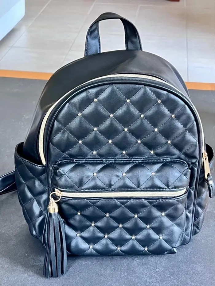 Sac à dos noir simili cuir