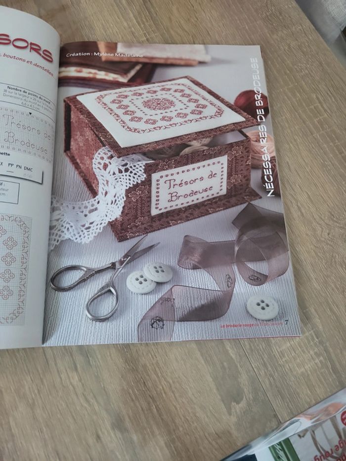 La broderie rouge - photo numéro 6