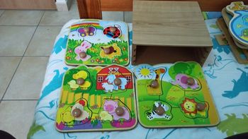 Boite de 3 puzzles en bois