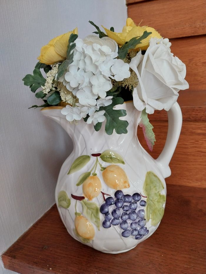 Pichet carafe vase barbotine