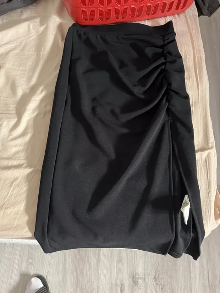 2 jupes noires neuves taille S - photo numéro 4