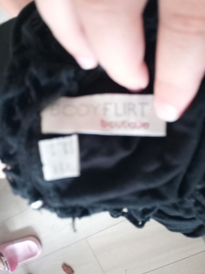 Blouse épaule dénudée - photo numéro 3
