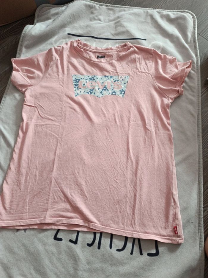 Tee shirt levis