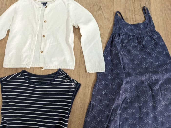 Lot vetements fille 4 ans robes - photo numéro 2
