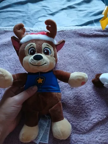 Peluche chase de noel