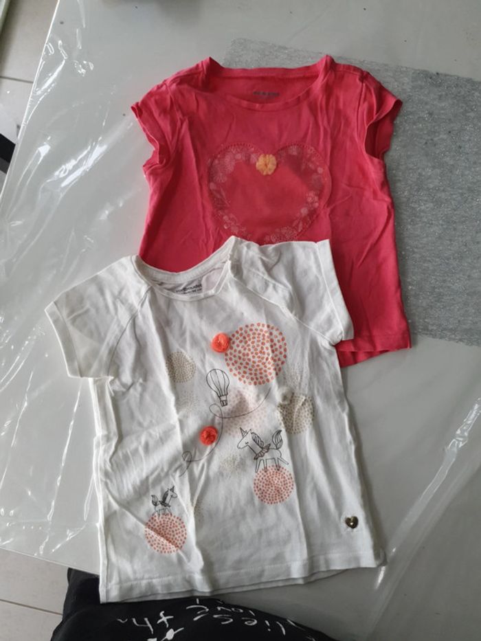 Lot 2 tee-shirt 2 ans