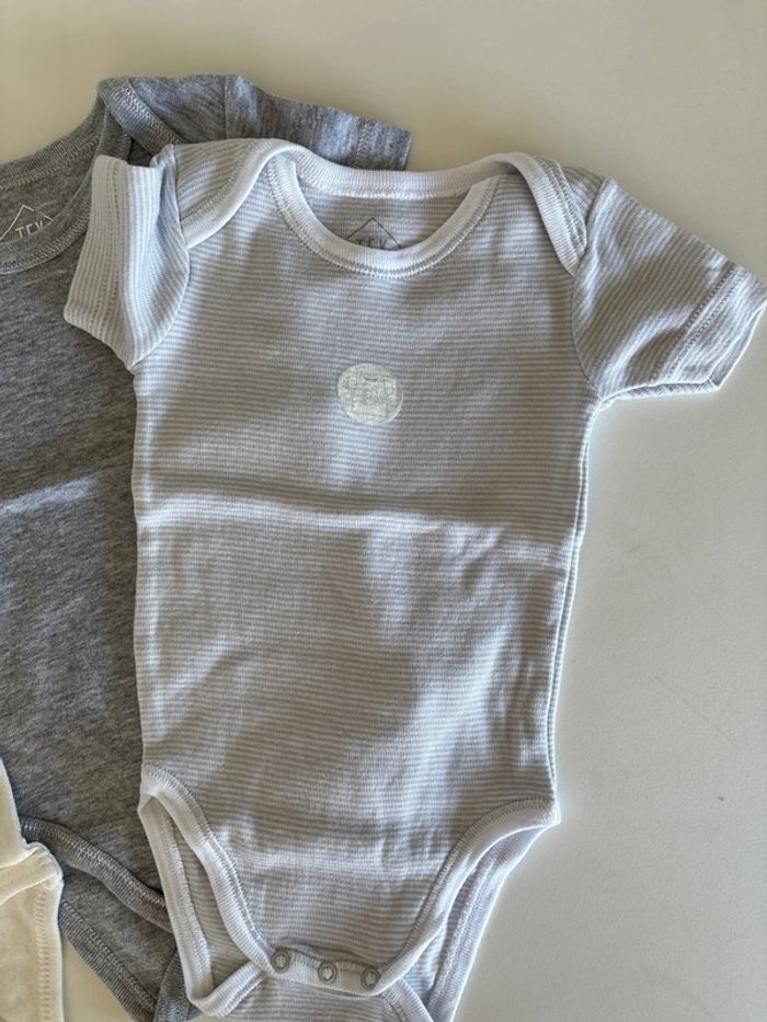 Lot de 4 bodies bébé 3M - photo numéro 2