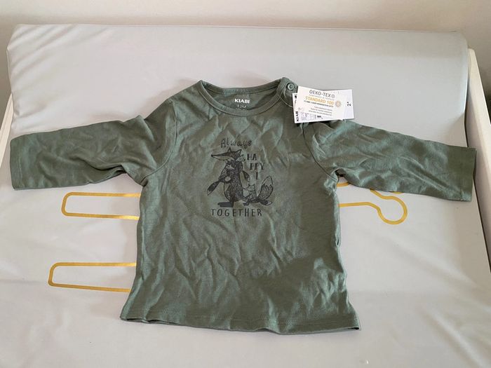 T-shirt léger manches longues 12 mois kiabi neuf avec étiquettes