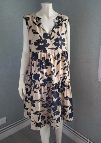 Robe midi neuve XL.