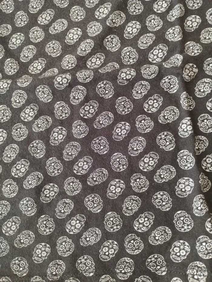 Tee shirt court noir à motifs kiabi Jennyfer XS - photo numéro 3