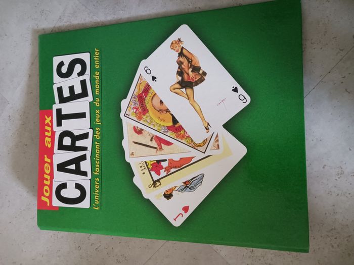 classeur cartonnée Jouer aux cartes