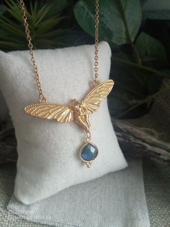 Collier labradorite femme papillon féminin sacré