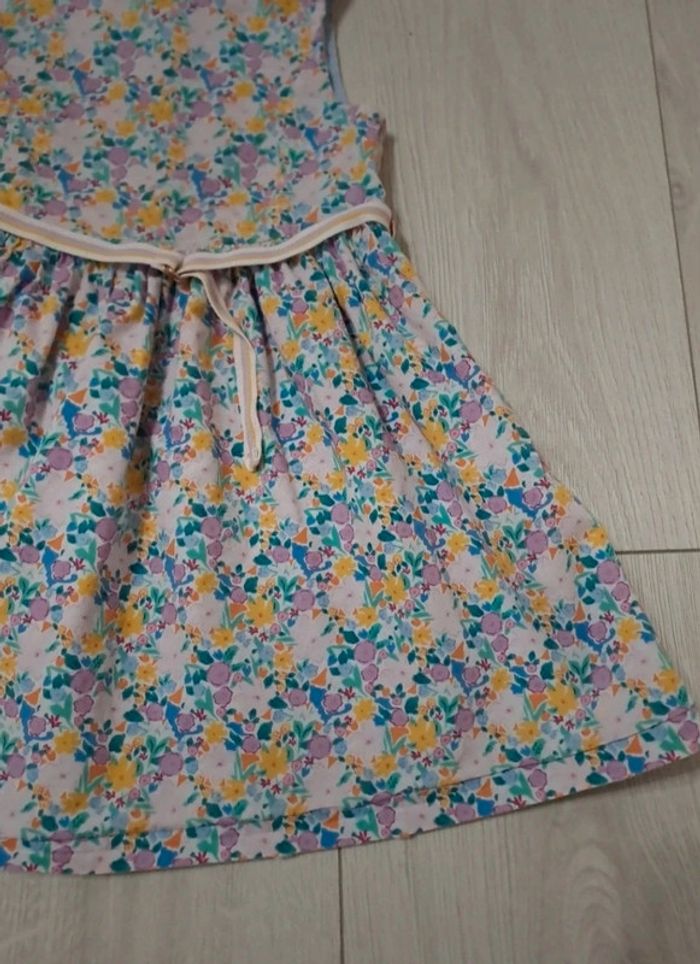 Superbe robe reversible 4A - photo numéro 2
