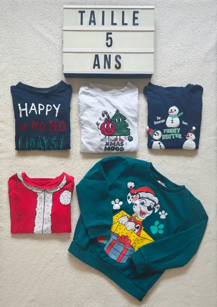 Lot de vêtements de Noël taille 5ans 🎄