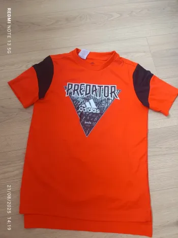 Magnifique t-shirt orange adidas taille 12 ans