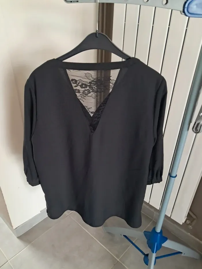 Blouse noire Only neuve dos dentelle - photo numéro 2