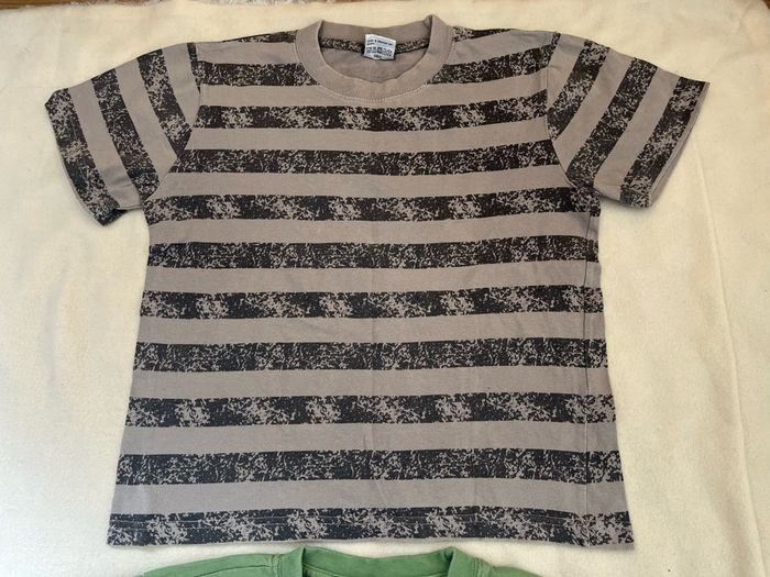 2 tee-shirts 12 ans - photo numéro 5