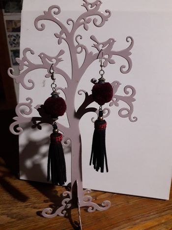 Boucles pompons bordeaux fait main