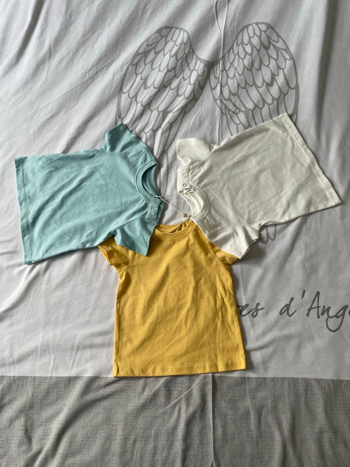 3 tshirts neufs