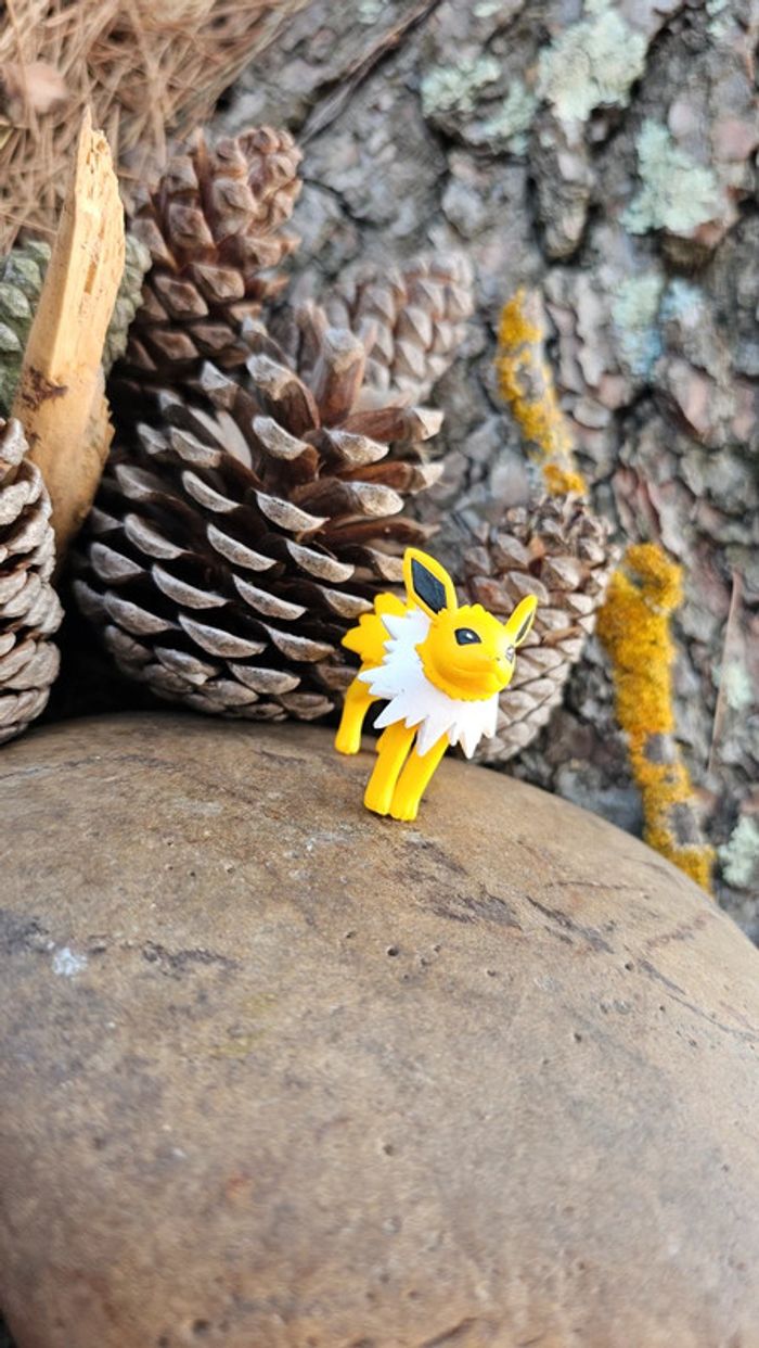 Super figurine Pokemon Nintendo tomy voltali - photo numéro 4