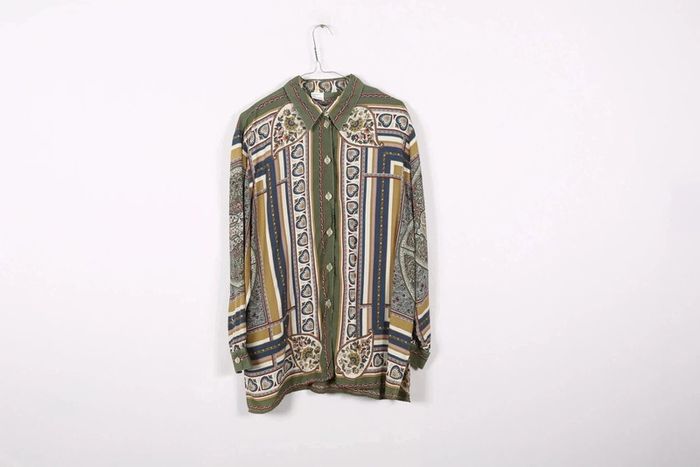 Chemise vintage 80's en viscose motif baroque (#240648)