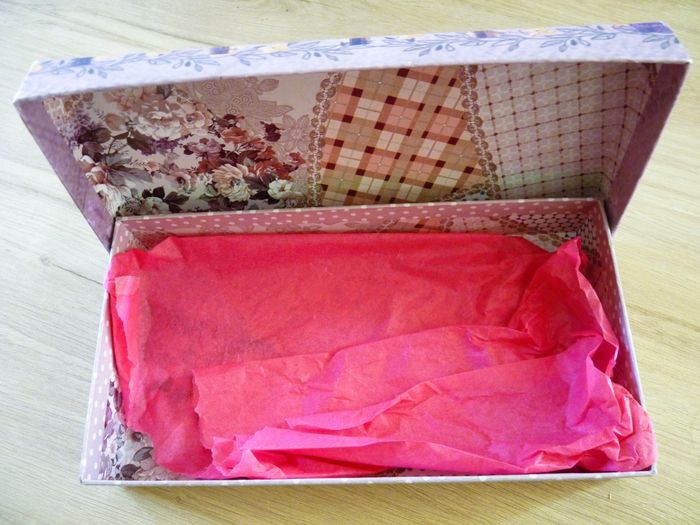 boite lingerie femme emballage cadeau violet rose TBE - photo numéro 3