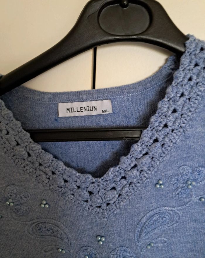 Pull léger Taille M/L - photo numéro 2
