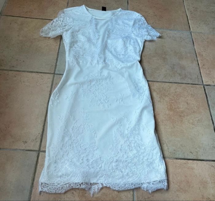 Robe dentelle blanche - photo numéro 3