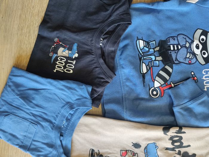 Ensemble sweat et 4 tee shirt C&A Taille 3-4 ans - photo numéro 2