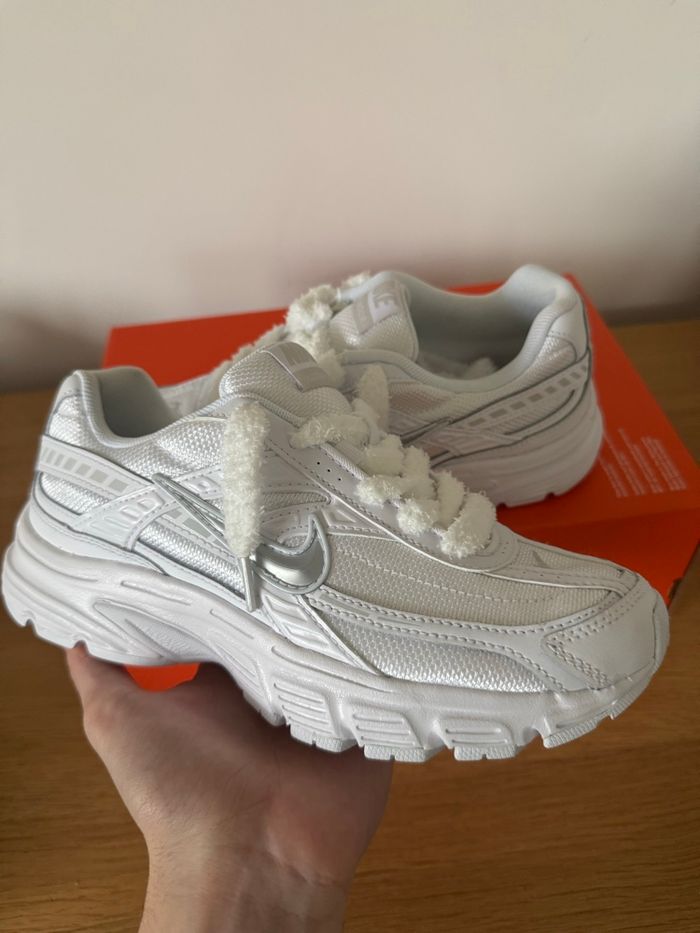 Nike Initiator Blanche Lacets Fluffy - photo numéro 4