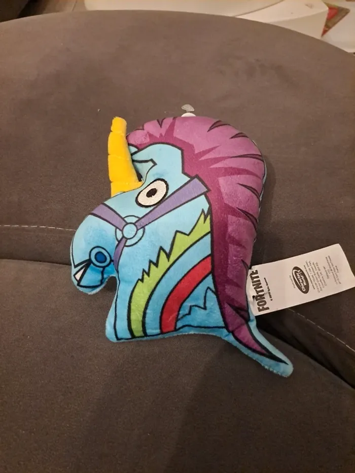 Peluche licorne fortnite