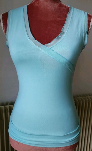 Top sans manches bleu ciel