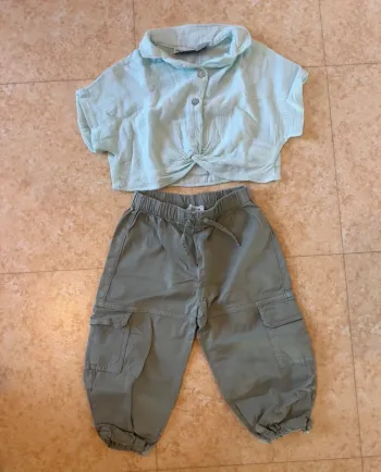Pantolon cargo et chemise  en gazza crop top taille 11/12 mois zara