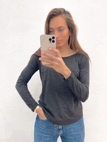 Haut manches longues noir avec détails argenté