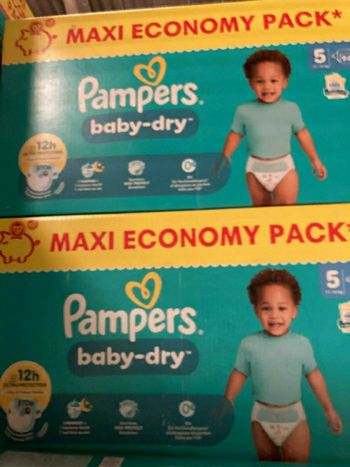 Couches pampers baby dry