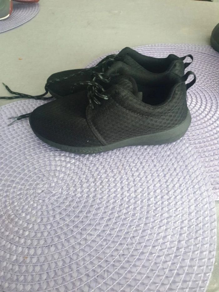 Tennis souple neuve - photo numéro 2
