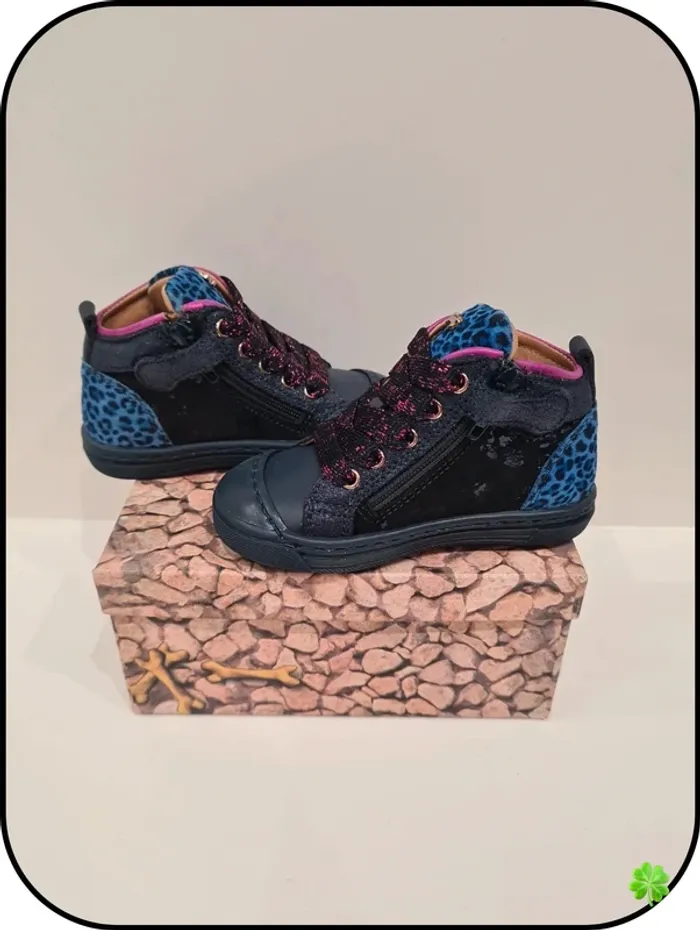 Chaussures Stones and Bones taille 21 - photo numéro 5