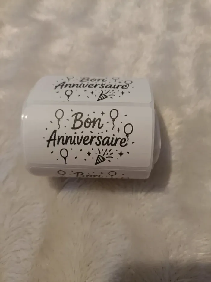 Lot de 50 étiquettes autocollantes “Bon Anniversaire” 60x30 mm Parfaites pour cadeaux et colis - photo numéro 2