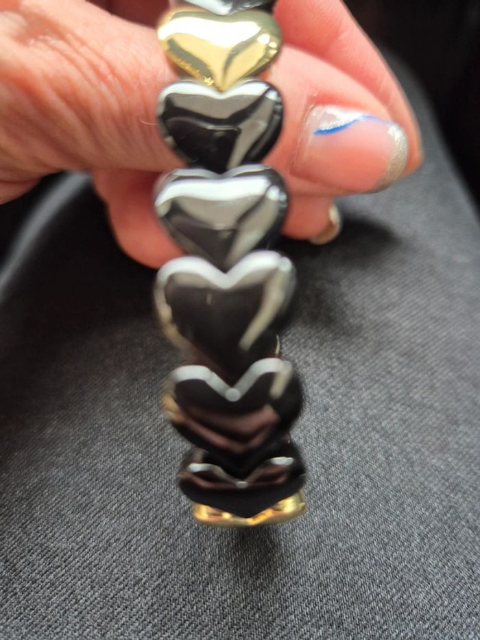 Bracelet élastique forme cœurs en perles emaillées (styles simones) - photo numéro 3